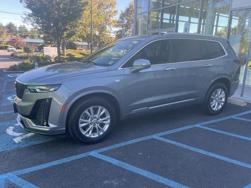 2023 Cadillac XT6 Luxury AWD