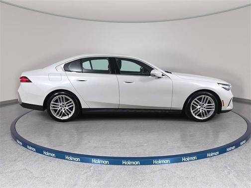 2025 BMW 530 i xDrive