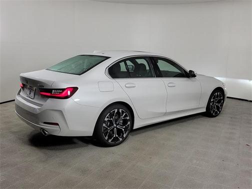 2025 BMW 330 i xDrive