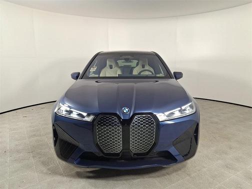 2025 BMW iX xDrive50