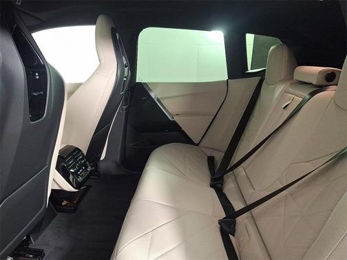 2025 BMW iX xDrive50