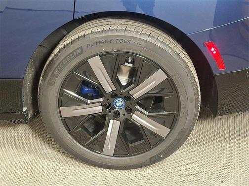 2025 BMW iX xDrive50