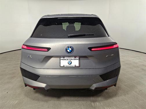 2025 BMW iX xDrive50