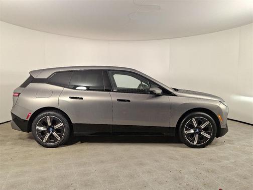 2025 BMW iX xDrive50