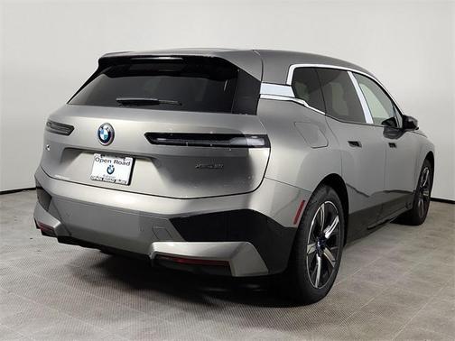 2025 BMW iX xDrive50