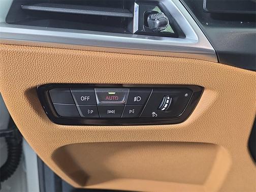 2025 BMW 330 i xDrive