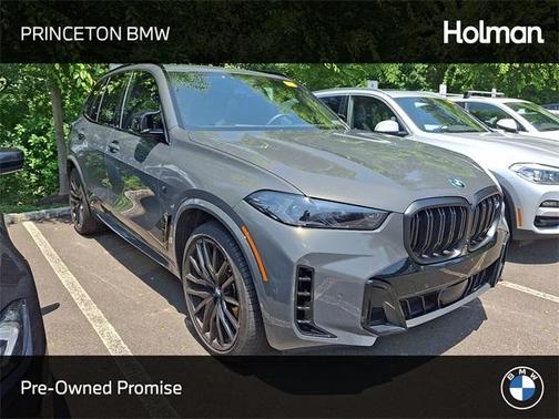 2025 BMW X5 M60i