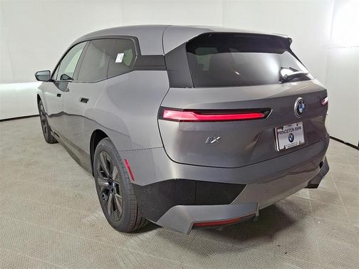2025 BMW iX xDrive50