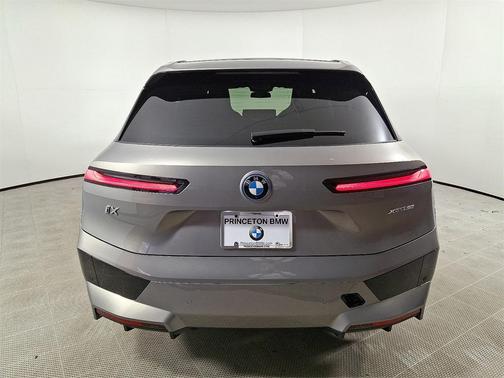 2025 BMW iX xDrive50