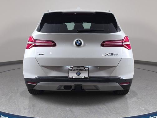 Mineral White Metallic 2026 BMW X3 30 xDrive