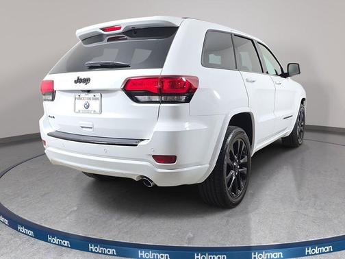 Bright White Clearcoat 2017 Jeep Grand Cherokee Altitude