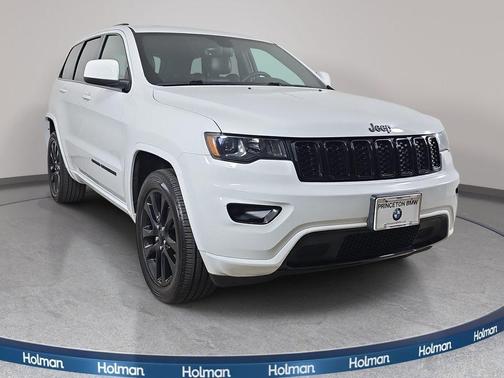 Bright White Clearcoat 2017 Jeep Grand Cherokee Altitude