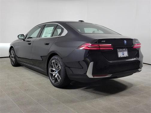2025 BMW i5 xDrive40