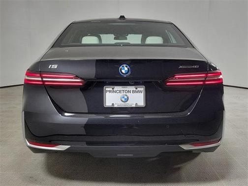 2025 BMW i5 xDrive40