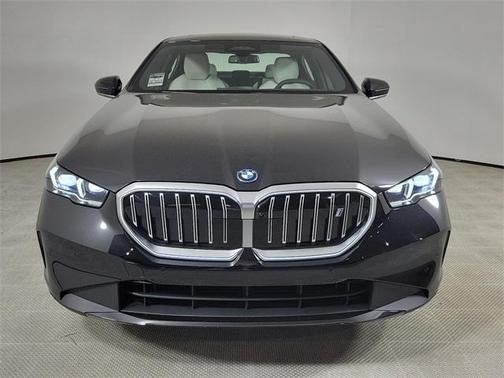 2025 BMW i5 xDrive40