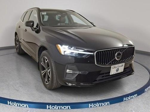 2022 Volvo XC60 B5 Momentum