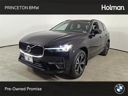 2022 Volvo XC60 B5 Momentum