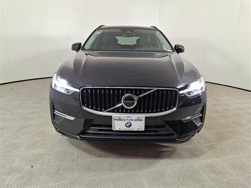 2022 Volvo XC60 B5 Momentum