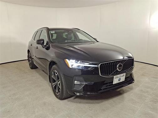 2022 Volvo XC60 B5 Momentum