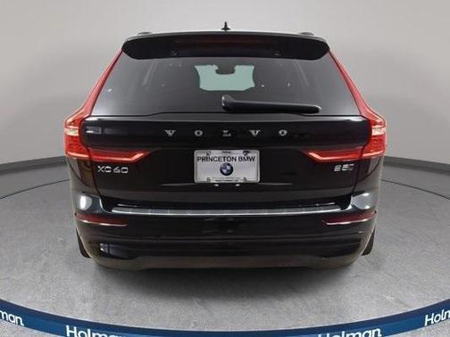 2022 Volvo XC60 B5 Momentum