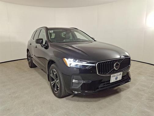 2022 Volvo XC60 B5 Momentum