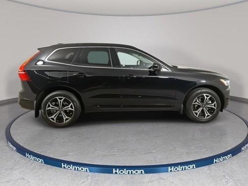 2022 Volvo XC60 B5 Momentum