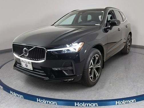 2022 Volvo XC60 B5 Momentum