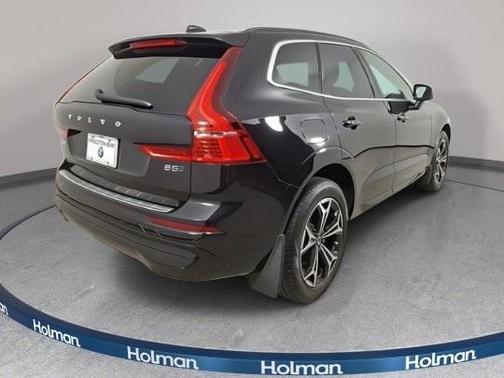 2022 Volvo XC60 B5 Momentum