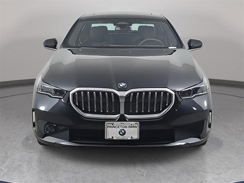 2025 BMW 530 i xDrive