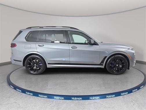 2023 BMW X7 M60i