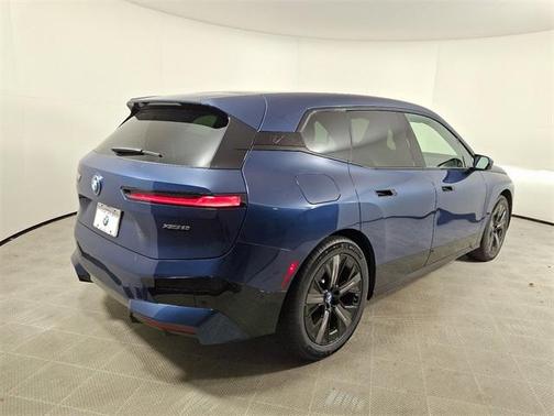 2025 BMW iX xDrive50