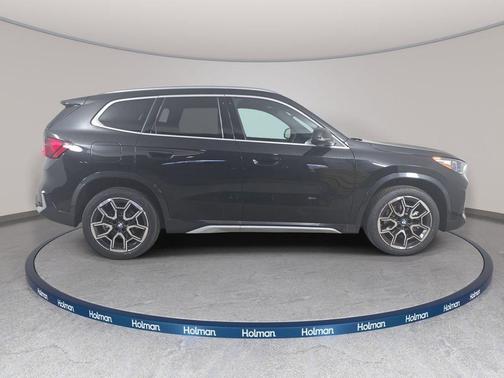 Black Sapphire Metallic 2026 BMW X1 xDrive28i