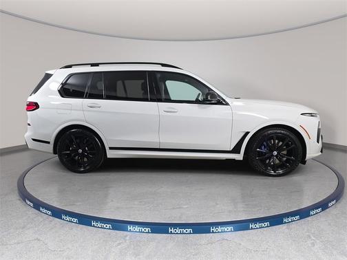 2023 BMW X7 M60i