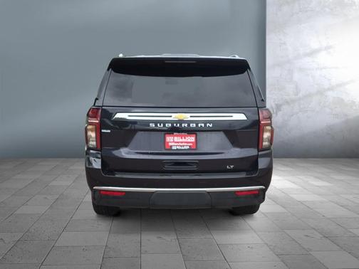 2023 Chevrolet Suburban LT