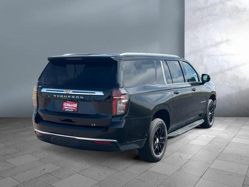 2023 Chevrolet Suburban LT