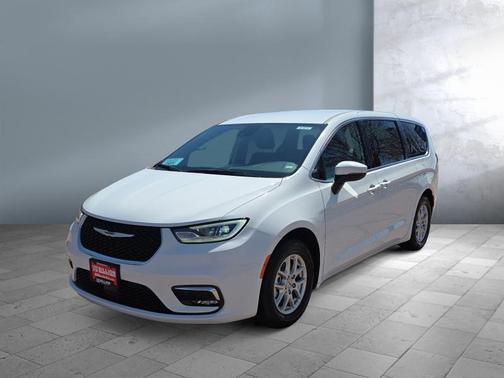 2023 Chrysler Pacifica Touring-L