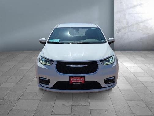 2023 Chrysler Pacifica Touring-L
