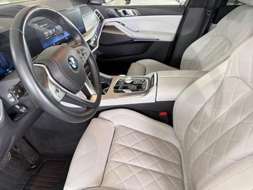 Skyscraper Grey Metallic 2023 BMW X7 xDrive40i