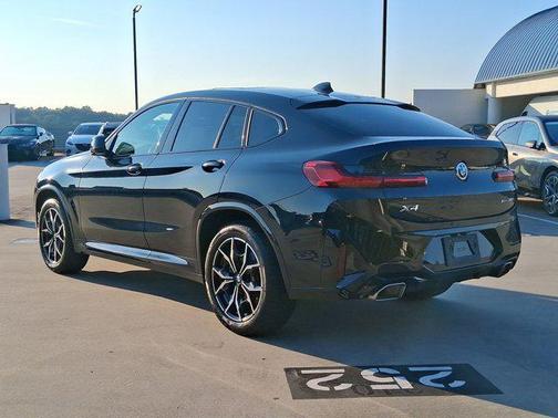 2025 BMW X4 xDrive30i
