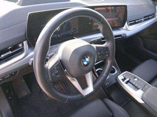 2025 BMW X2 xDrive28i