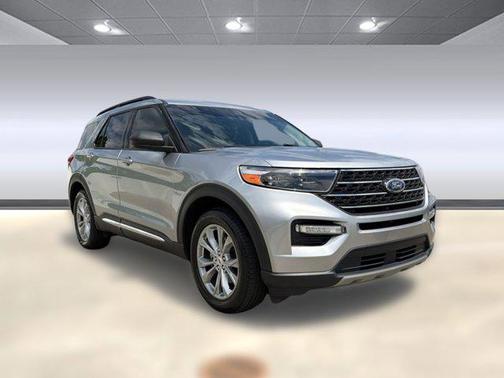 Iconic Silver Metallic 2023 Ford Explorer XLT