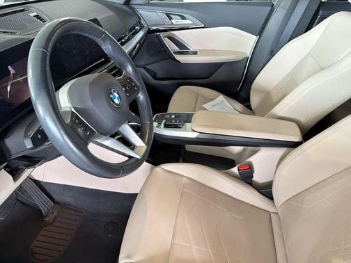 Mineral White Metallic 2023 BMW X1 xDrive28i