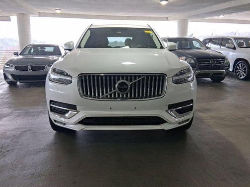 2022 Volvo XC90 T6 Inscription