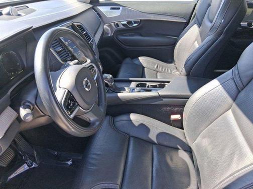 2022 Volvo XC90 T6 Inscription