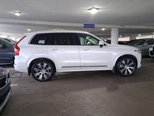 2022 Volvo XC90 T6 Inscription