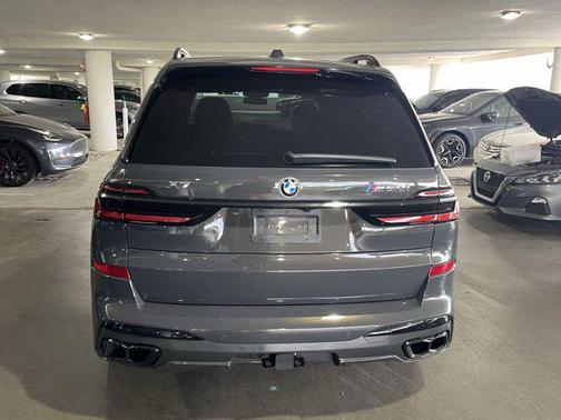 2024 BMW X7 M60i