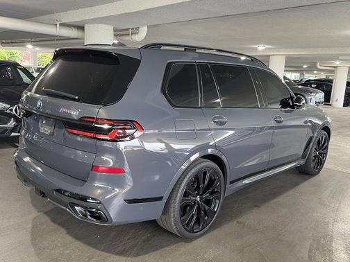 2024 BMW X7 M60i