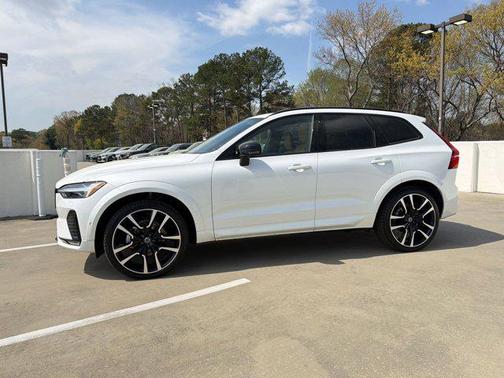 Crystal White Metallic 2025 Volvo XC60 B5 Ultra