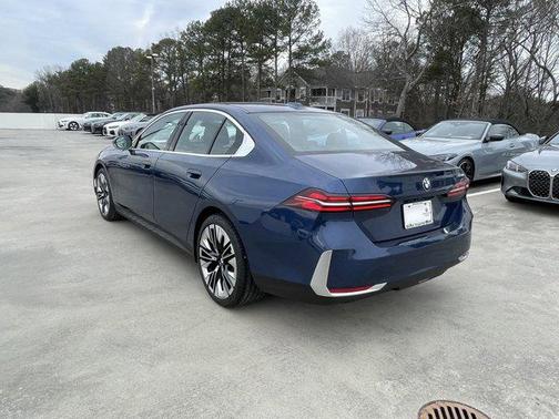 2025 BMW 530 i
