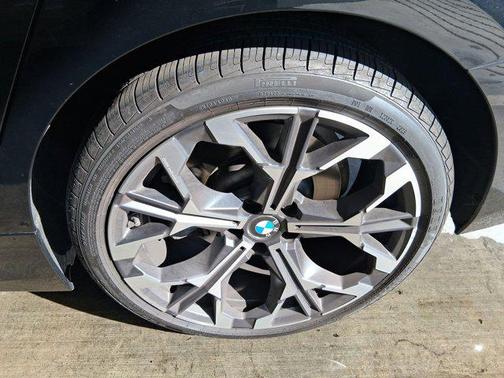 2025 BMW 330 330i Sedan